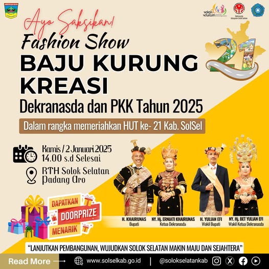 Giliran Ibu-Ibu cantik berlenggak-lenggok di catwalk mengenakan Baju Kuruang nan anggun.